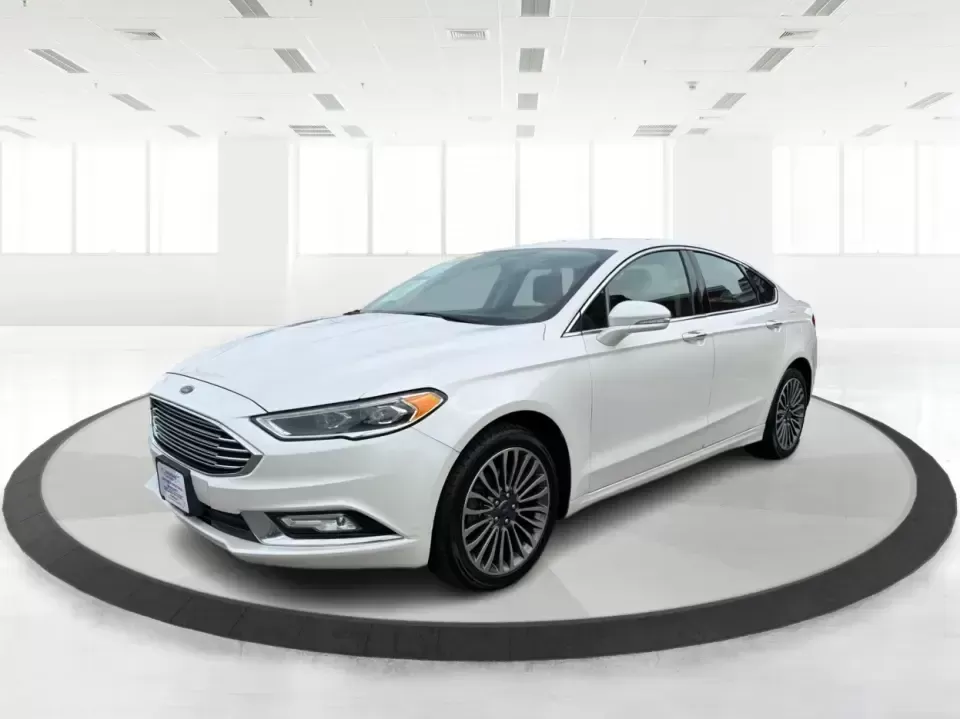 2017 Ford Fusion SE AWD (3FA6P0T99HR) with an 2.0L L4 DOHC 16V engine, 6A transmission, located at 1230 East Main St, Xenia, OH, 45385, (937) 908-9800, 39.688026, -83.910172 - Need a dependable sedan for the daily drive from Xenia to Beavercreek, Wright-Patterson AFB, or downtown Dayton-while still being comfortable enough for weekend trips to John Bryan State Park or a night out near the Greene? This 2017 Ford Fusion SE in Oxford White is a smart, commuter-friendly choic - Photo#8