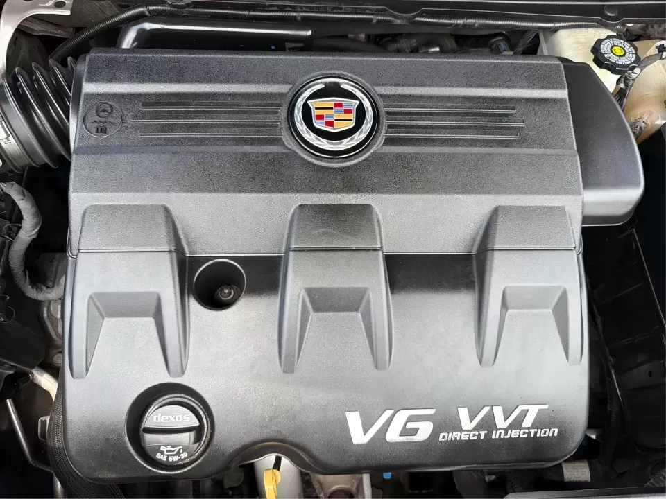2015 Cadillac SRX Luxury Collection (3GYFNEE39FS) with an 3.6L V-6 gasoline direct injection engine, 6-Speed Automatic transmission, located at 401 Woodman Dr, Riverside, OH, 45431, (937) 908-9800, 39.760899, -84.123421 - 2015 Cadillac SRX Luxury Collection - Photo#11