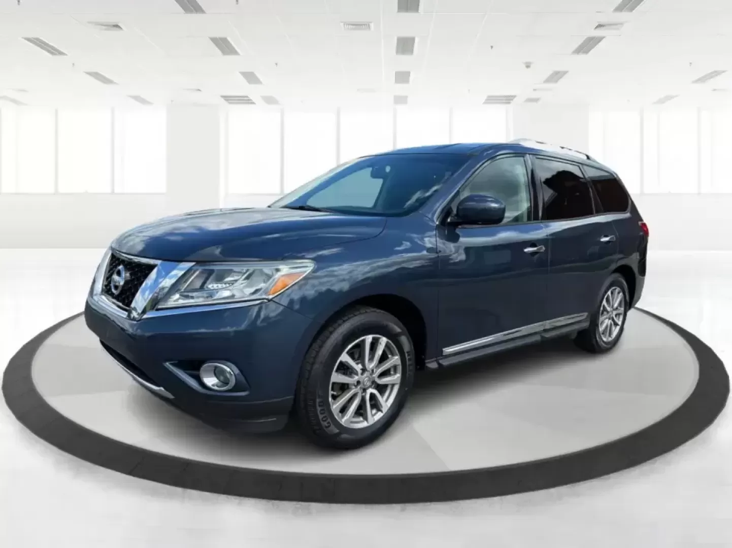 2015 Nissan Pathfinder SL (5N1AR2MM2FC) with an 3.5L V-6 DOHC engine, Continuously Variable Transmission transmission, located at 880 E. National Road, Vandalia, OH, 45377, (937) 908-9800, 39.891918, -84.183594 - Pack up the kids, load the cooler, and point the GPS toward your next weekend escape-this 2015 Nissan Pathfinder SL is the kind of 3-row SUV that fits real life in Vandalia, from school drop-offs and Costco runs to road trips up I75 and afternoons at the National Museum of the U.S. Air Force. With c - Photo#8