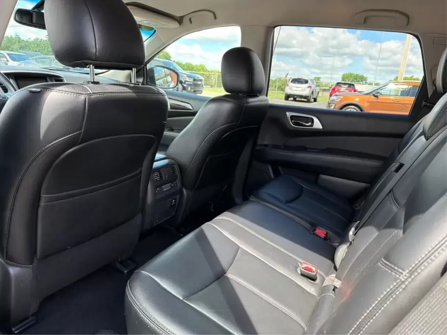 2015 Nissan Pathfinder SL (5N1AR2MM2FC) with an 3.5L V-6 DOHC engine, Continuously Variable Transmission transmission, located at 880 E. National Road, Vandalia, OH, 45377, (937) 908-9800, 39.891918, -84.183594 - Pack up the kids, load the cooler, and point the GPS toward your next weekend escape-this 2015 Nissan Pathfinder SL is the kind of 3-row SUV that fits real life in Vandalia, from school drop-offs and Costco runs to road trips up I75 and afternoons at the National Museum of the U.S. Air Force. With c - Photo#10