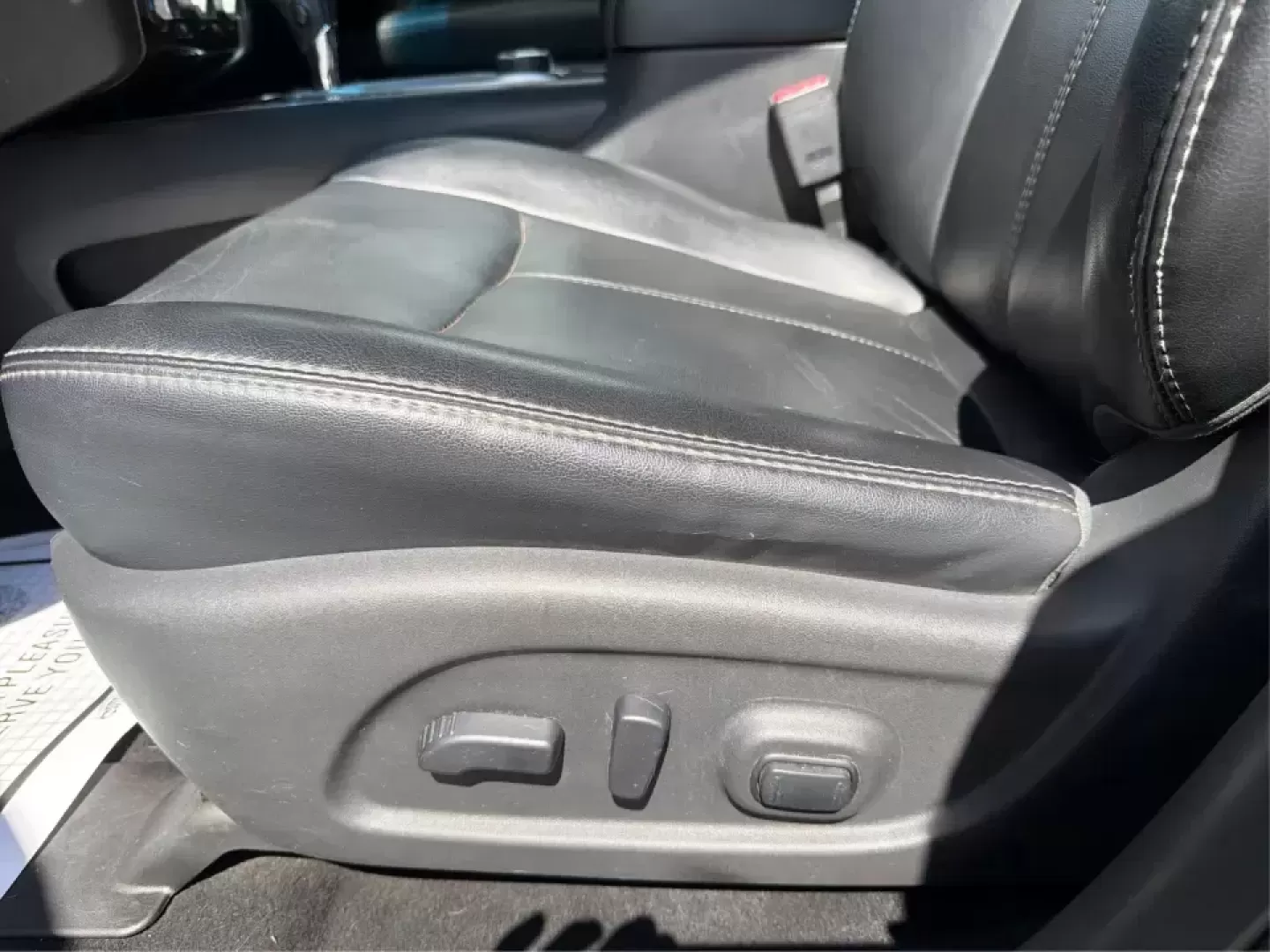2015 Nissan Pathfinder SL (5N1AR2MM2FC) with an 3.5L V-6 DOHC engine, Continuously Variable Transmission transmission, located at 880 E. National Road, Vandalia, OH, 45377, (937) 908-9800, 39.891918, -84.183594 - Pack up the kids, load the cooler, and point the GPS toward your next weekend escape-this 2015 Nissan Pathfinder SL is the kind of 3-row SUV that fits real life in Vandalia, from school drop-offs and Costco runs to road trips up I75 and afternoons at the National Museum of the U.S. Air Force. With c - Photo#17