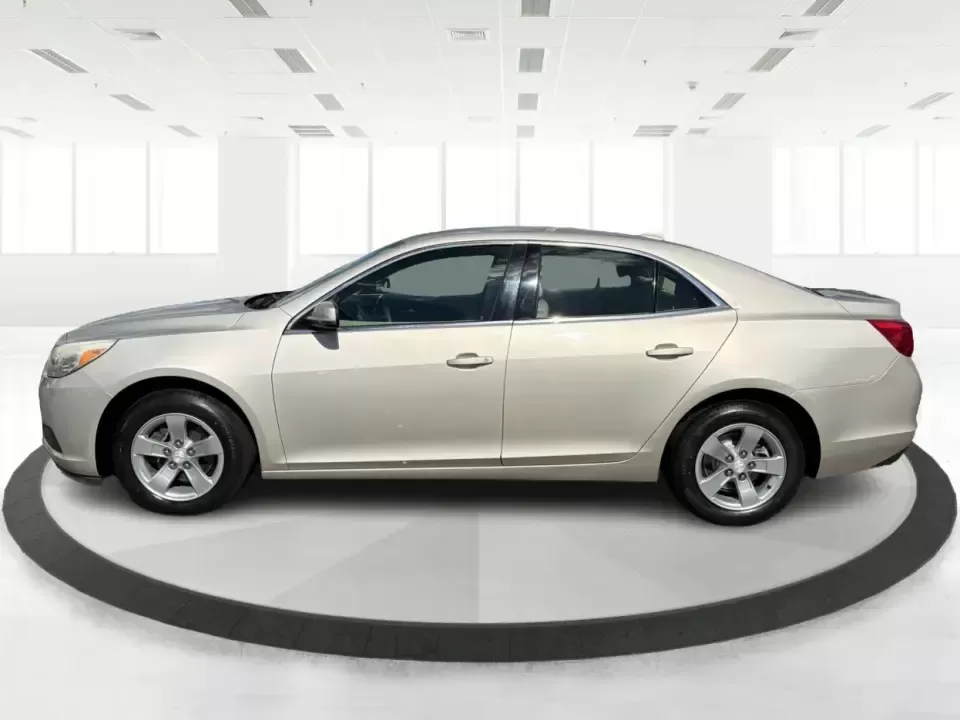 2013 Chevrolet Malibu 1LT (1G11C5SA8DF) with an ECOTEC 2.5L I-4 gasoline direct injection engine, 6-Speed Automatic transmission, located at 4508 South Dixie Dr, Moraine, OH, 45439, (937) 908-9800, 39.689976, -84.218452 - Need a dependable commuter that still feels comfortable for date night in the Oregon District or a quick weekend escape out toward Caesar Creek? This 2013 Chevrolet Malibu 1LT sedan is built for real-life driving in Moraine and the greater Dayton area-easy to park, smooth on I75, and efficient enoug - Photo#5