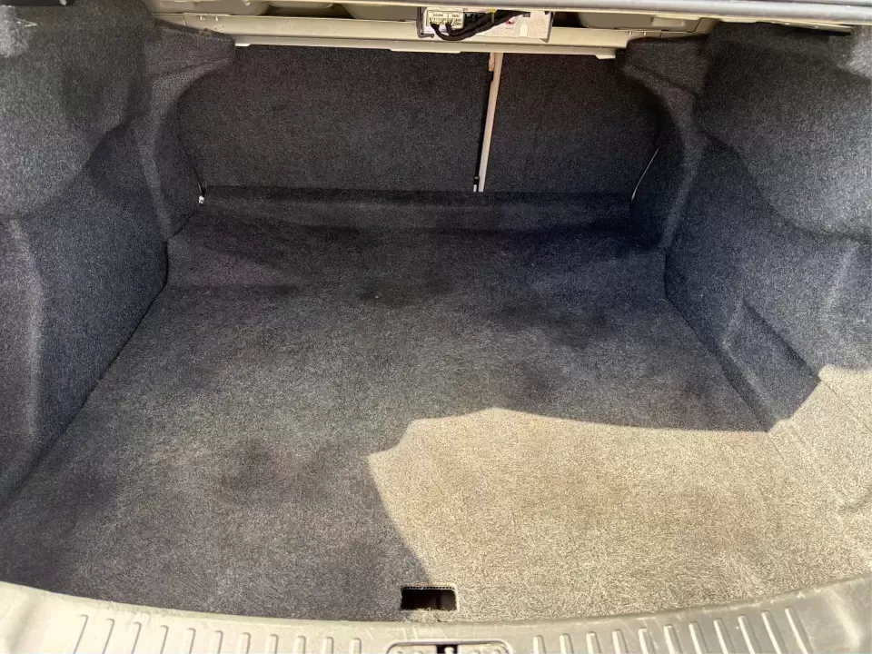 2013 Chevrolet Malibu 1LT (1G11C5SA8DF) with an ECOTEC 2.5L I-4 gasoline direct injection engine, 6-Speed Automatic transmission, located at 4508 South Dixie Dr, Moraine, OH, 45439, (937) 908-9800, 39.689976, -84.218452 - Need a dependable commuter that still feels comfortable for date night in the Oregon District or a quick weekend escape out toward Caesar Creek? This 2013 Chevrolet Malibu 1LT sedan is built for real-life driving in Moraine and the greater Dayton area-easy to park, smooth on I75, and efficient enoug - Photo#12