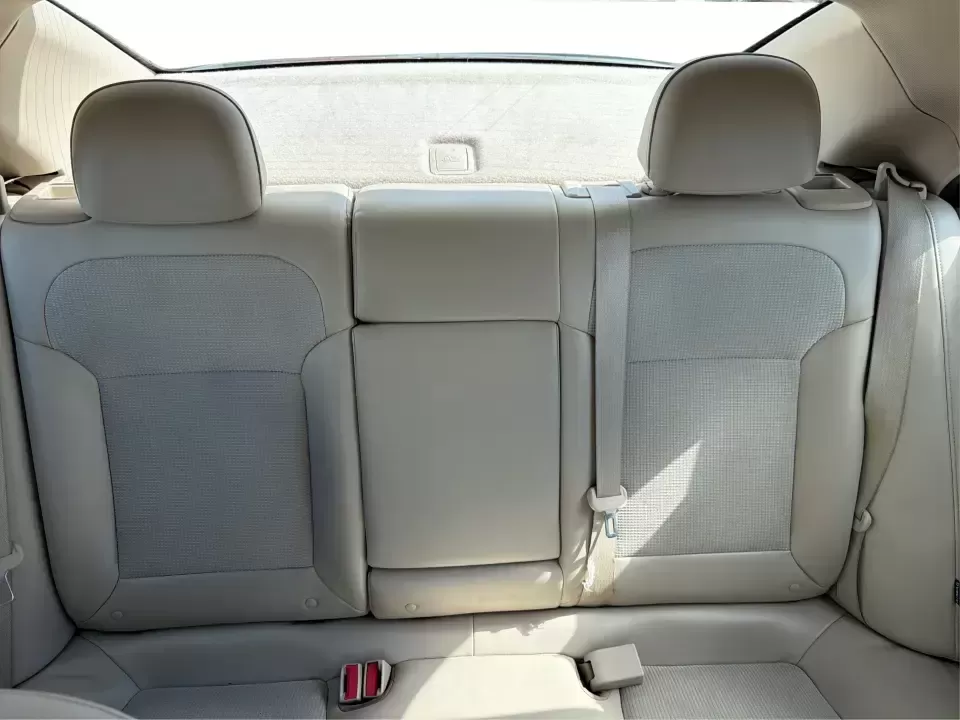 2013 Chevrolet Malibu 1LT (1G11C5SA8DF) with an ECOTEC 2.5L I-4 gasoline direct injection engine, 6-Speed Automatic transmission, located at 4508 South Dixie Dr, Moraine, OH, 45439, (937) 908-9800, 39.689976, -84.218452 - Need a dependable commuter that still feels comfortable for date night in the Oregon District or a quick weekend escape out toward Caesar Creek? This 2013 Chevrolet Malibu 1LT sedan is built for real-life driving in Moraine and the greater Dayton area-easy to park, smooth on I75, and efficient enoug - Photo#14