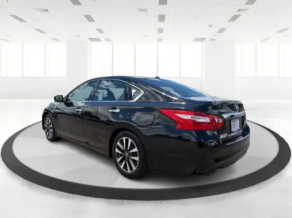 2017 Nissan Altima 2.5 S (1N4AL3AP8HC) with an 2.5L L4 DOHC 16V engine, CVT transmission, located at 4508 South Dixie Dr, Moraine, OH, 45439, (937) 908-9800, 39.689976, -84.218452 - Need a reliable daily driver for I-75 commutes, Wright-Patterson AFB runs, or quick family errands around Dayton? This 2017 Nissan Altima 2.5 SV in Super Black is a smart, comfortable sedan that fits real life in Moraine-easy to park, efficient to live with, and roomy enough for carpools, groceries, - Photo#4