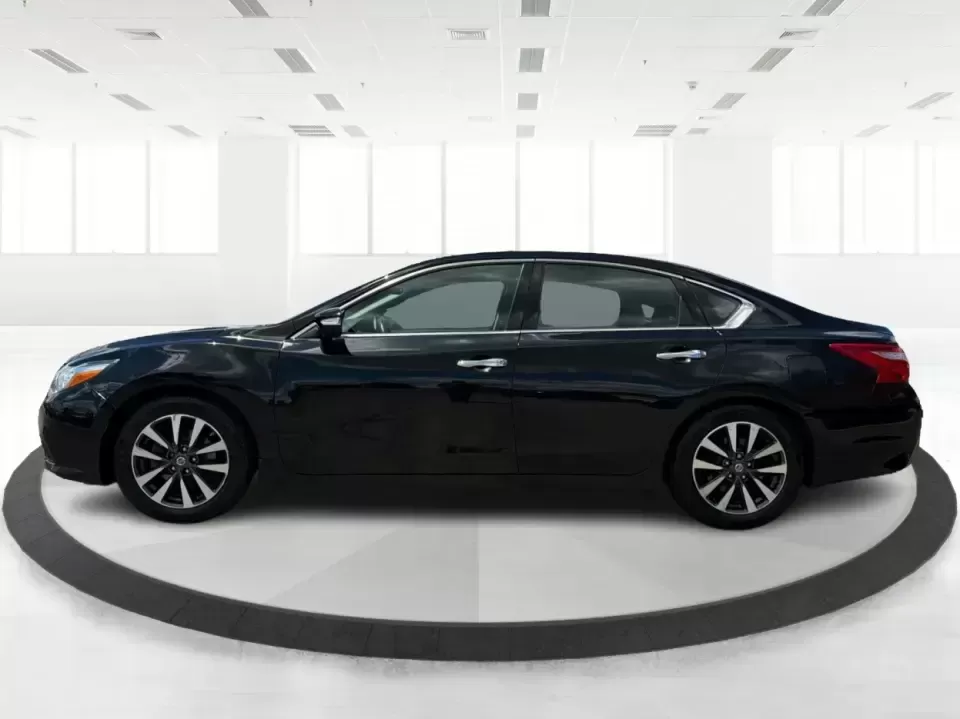 2017 Nissan Altima 2.5 S (1N4AL3AP8HC) with an 2.5L L4 DOHC 16V engine, CVT transmission, located at 4508 South Dixie Dr, Moraine, OH, 45439, (937) 908-9800, 39.689976, -84.218452 - Need a reliable daily driver for I-75 commutes, Wright-Patterson AFB runs, or quick family errands around Dayton? This 2017 Nissan Altima 2.5 SV in Super Black is a smart, comfortable sedan that fits real life in Moraine-easy to park, efficient to live with, and roomy enough for carpools, groceries, - Photo#5