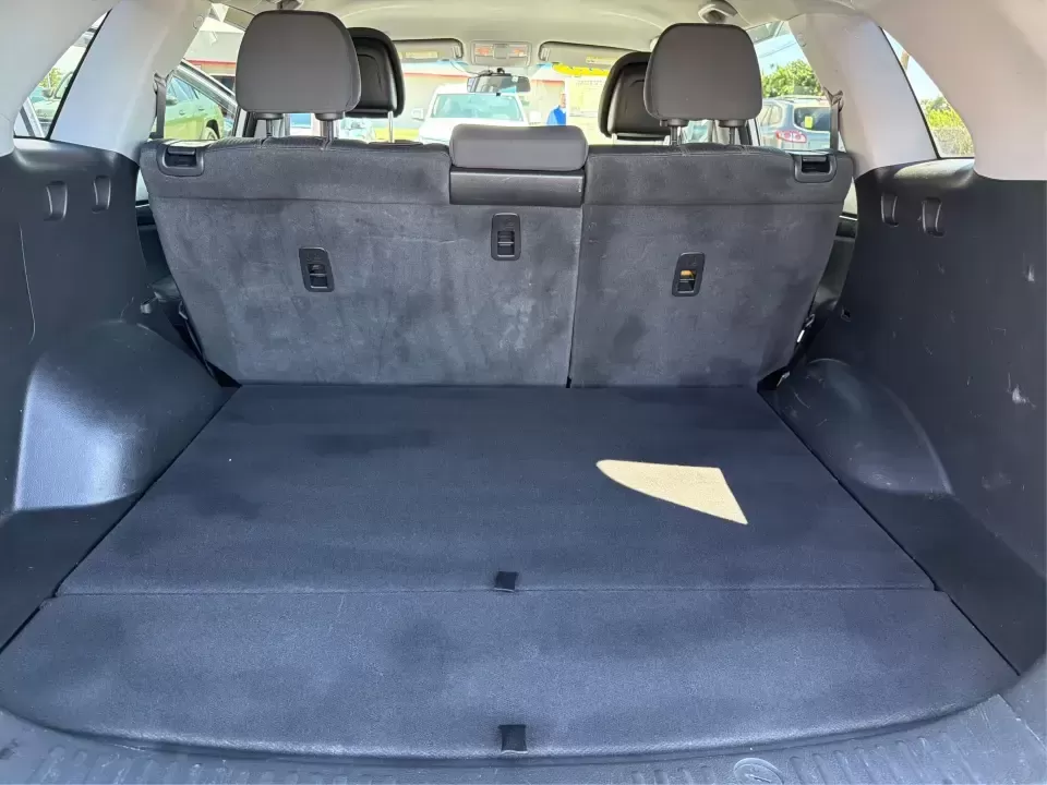 2013 Kia Sorento LX (5XYKT3A17DG) with an 2.4L I-4 DOHC engine, 6-Speed Automatic transmission, located at 401 Woodman Dr, Riverside, OH, 45431, (937) 908-9800, 39.760899, -84.123421 - Pack up the kids, load the groceries, or point the GPS toward a weekend getaway-this 2013 Kia Sorento LX is the kind of practical SUV that fits real life in Riverside, Ohio. With confident road manners for daily commuting and flexible space for road trips, it's a smart choice for growing families, b - Photo#12