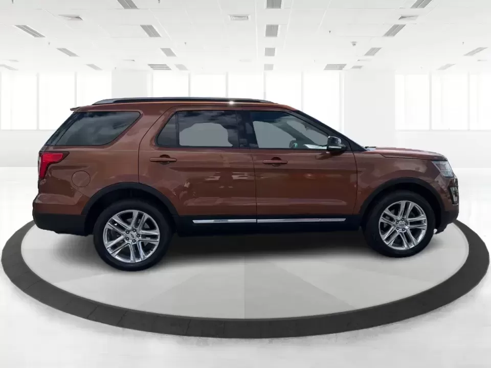 2017 Ford Explorer XLT 4WD (1FM5K8D86HG) with an 3.5L V6 DOHC 24V engine, 6A transmission, located at 401 Woodman Dr, Riverside, OH, 45431, (937) 908-9800, 39.760899, -84.123421 - Load up the family, cue the playlist, and point the nose toward your next weekend escape-this 2017 Ford Explorer XLT 4WD is built for the real-life mix of school runs, long commutes, and road trips out of Riverside. With three rows of SUV versatility and confident 4WD capability, it's a smart fit fo - Photo#1