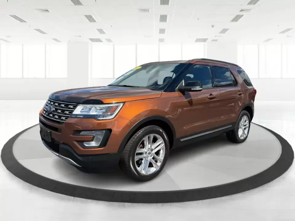 2017 Ford Explorer XLT 4WD (1FM5K8D86HG) with an 3.5L V6 DOHC 24V engine, 6A transmission, located at 401 Woodman Dr, Riverside, OH, 45431, (937) 908-9800, 39.760899, -84.123421 - Load up the family, cue the playlist, and point the nose toward your next weekend escape-this 2017 Ford Explorer XLT 4WD is built for the real-life mix of school runs, long commutes, and road trips out of Riverside. With three rows of SUV versatility and confident 4WD capability, it's a smart fit fo - Photo#8