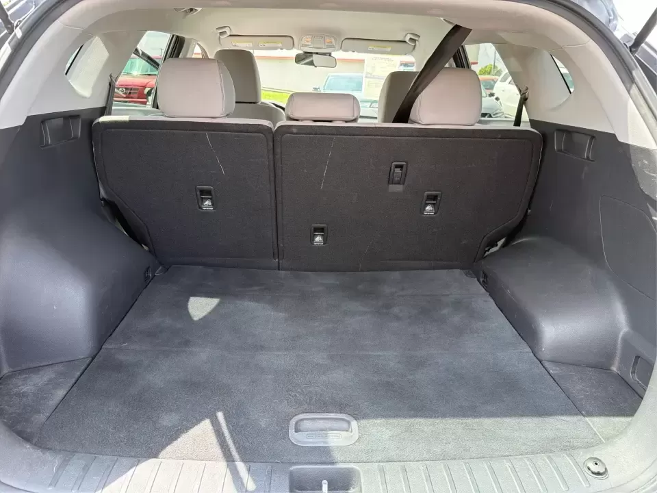 2019 Hyundai Tucson SE AWD (KM8J2CA47KU) with an 2.0L L4 DOHC 16V engine, 6A transmission, located at 1099 N County Rd 25A , Troy, OH, 45373, (937) 908-9800, 40.057079, -84.212883 - Need a dependable SUV that can handle school drop-offs, long commutes up I-75, and spontaneous weekend getaways to Charleston Falls Preserve or a quick lap around the Miami County Fairgrounds? This 2019 Hyundai Tucson SE in Coliseum Gray is a smart, practical choice for drivers who want confident al - Photo#12