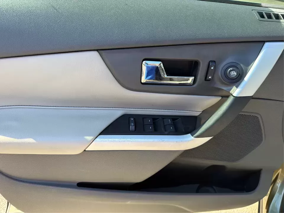 2013 Ford Edge Limited (2FMDK4KC2DB) with an 3.5L V-6 DOHC engine, 6-Speed Automatic transmission, located at 1951 S Dayton Lakeview Rd., New Carlisle, OH, 45344, (937) 908-9800, 39.890999, -84.050255 - 2013 Ford Edge Limited - Photo#19