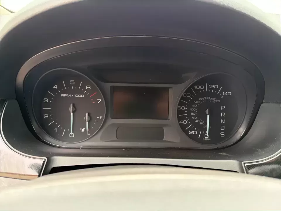 2014 Ford Edge SE FWD (2FMDK3GC0EB) with an 3.5L V6 DOHC 24V engine, 6-Speed Automatic transmission, located at 880 E. National Road, Vandalia, OH, 45377, (937) 908-9800, 39.891918, -84.183594 - Need an SUV that fits real life in the Miami Valley-school drop-offs, a steady commute, and weekend errands-without feeling bulky or hard to park? This 2014 Ford Edge SE FWD is a smart, comfortable choice for everyday drivers who want roomy seating for five, useful tech, and confident road manners f - Photo#15