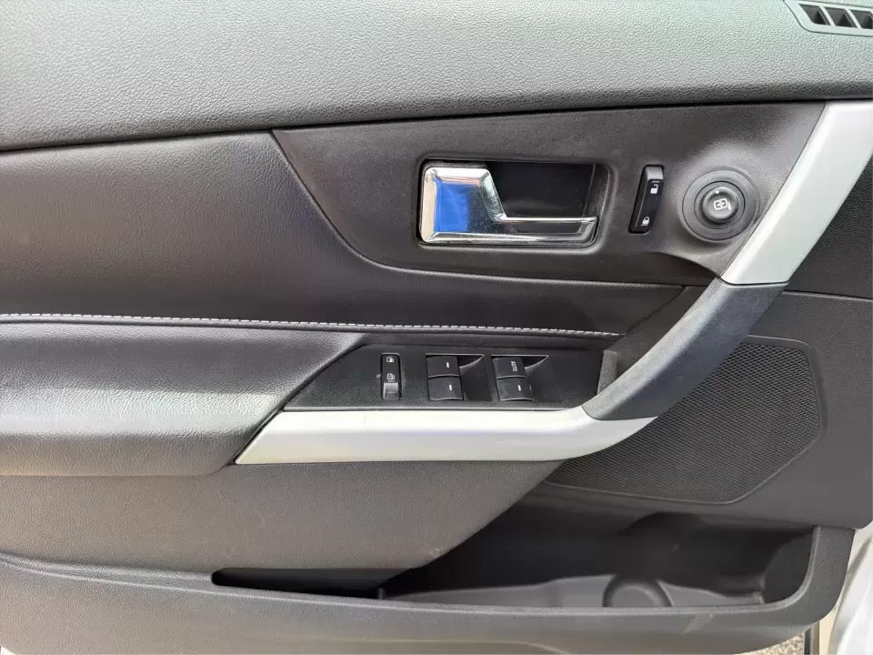 2014 Ford Edge SE FWD (2FMDK3GC0EB) with an 3.5L V6 DOHC 24V engine, 6-Speed Automatic transmission, located at 880 E. National Road, Vandalia, OH, 45377, (937) 908-9800, 39.891918, -84.183594 - Need an SUV that fits real life in the Miami Valley-school drop-offs, a steady commute, and weekend errands-without feeling bulky or hard to park? This 2014 Ford Edge SE FWD is a smart, comfortable choice for everyday drivers who want roomy seating for five, useful tech, and confident road manners f - Photo#18