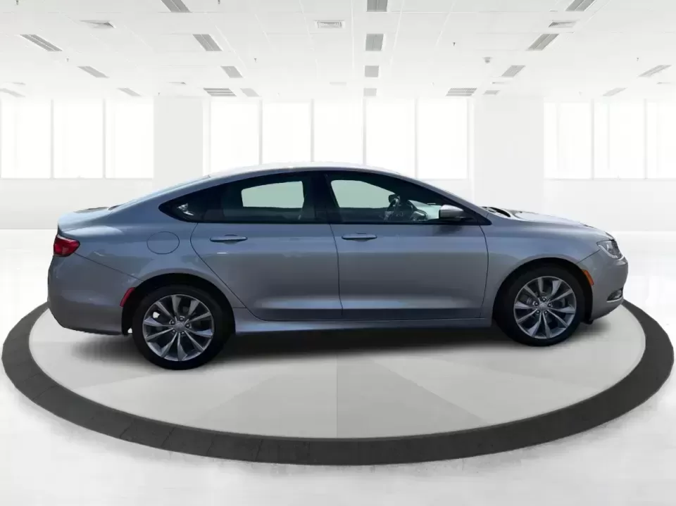 2015 Chrysler 200 S (1C3CCCBG2FN) with an 3.6L V6 DOHC 24V FFV engine, 9-Speed Automatic transmission, located at 1184 Kauffman Ave, Fairborn, OH, 45324, (937) 908-9800, 39.807072, -84.030914 - Need a comfortable, stylish sedan for daily commuting between Wright-Patterson AFB, Beavercreek shopping runs, and weekends out at Fairborn's community events? This 2015 Chrysler 200 S is built for real-life driving-smooth on I-675, easy to park around Downtown Fairborn, and roomy enough for five pa - Photo#1