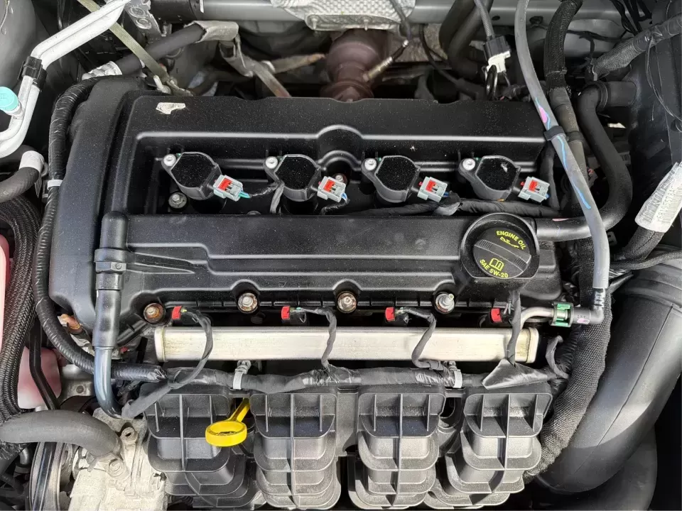 2015 Jeep Compass Sport FWD (1C4NJCBA6FD) with an 2.0L L4 DOHC 16V engine, located at 880 E. National Road, Vandalia, OH, 45377, (937) 908-9800, 39.891918, -84.183594 - Weekday commutes down I75, school drop-offs in Butler Township, and quick weekend getaways to the National Museum of the U.S. Air Force or Taylorsville MetroPark all call for an SUV that's easy to live with, comfortable for five, and efficient enough to keep your budget in check. This **2015 Jeep Co - Photo#11