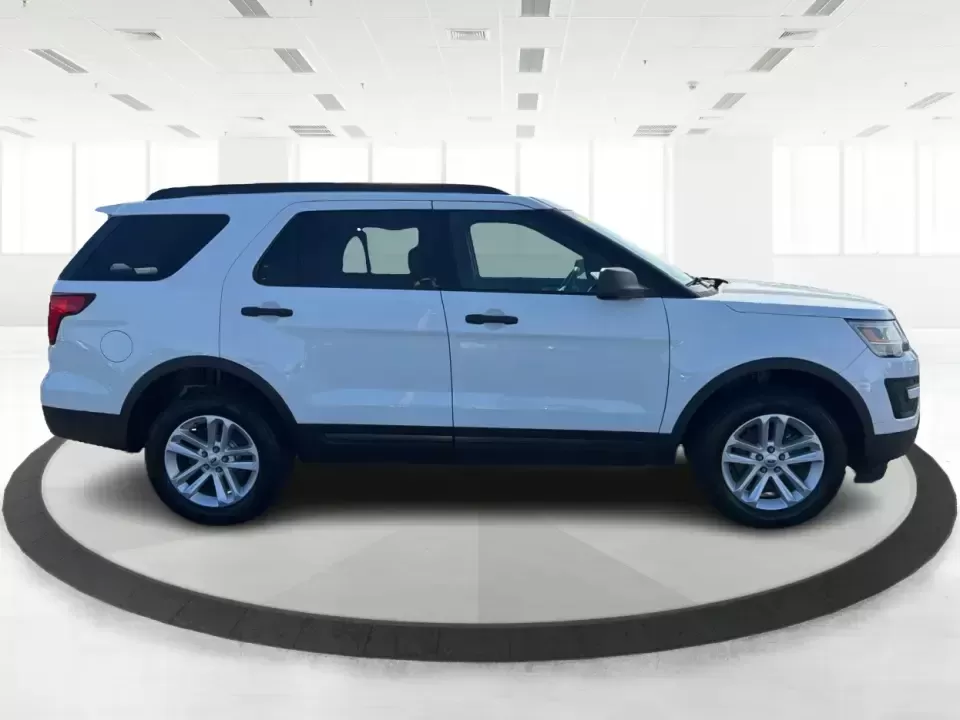 2017 Ford Explorer Base 4WD (1FM5K8B84HG) with an 3.5L V6 DOHC 24V engine, 6A transmission, located at 880 E. National Road, Vandalia, OH, 45377, (937) 908-9800, 39.891918, -84.183594 - Need one SUV that can handle the weekday school run, the I75 commute, and a weekend getaway to the Dayton attractions-all without feeling cramped? This **2017 Ford Explorer Base 4WD** is built for real-life Vandalia driving, with **three rows for 7 passengers**, confident **four-wheel drive**, and t - Photo#1