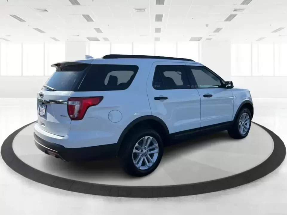 2017 Ford Explorer Base 4WD (1FM5K8B84HG) with an 3.5L V6 DOHC 24V engine, 6A transmission, located at 880 E. National Road, Vandalia, OH, 45377, (937) 908-9800, 39.891918, -84.183594 - Need one SUV that can handle the weekday school run, the I75 commute, and a weekend getaway to the Dayton attractions-all without feeling cramped? This **2017 Ford Explorer Base 4WD** is built for real-life Vandalia driving, with **three rows for 7 passengers**, confident **four-wheel drive**, and t - Photo#2