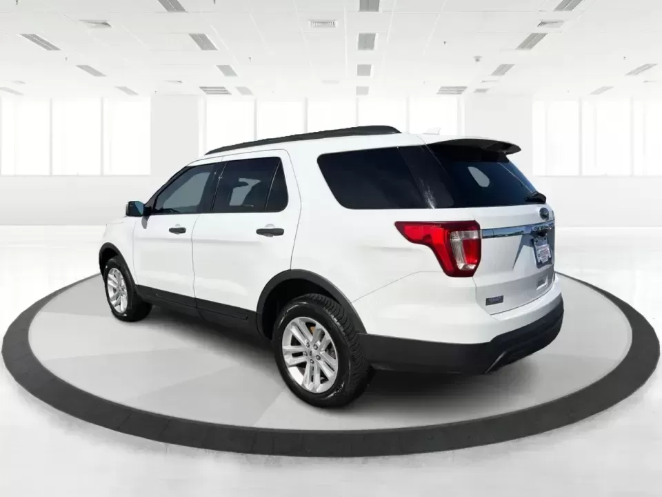 2017 Ford Explorer Base 4WD (1FM5K8B84HG) with an 3.5L V6 DOHC 24V engine, 6A transmission, located at 880 E. National Road, Vandalia, OH, 45377, (937) 908-9800, 39.891918, -84.183594 - Need one SUV that can handle the weekday school run, the I75 commute, and a weekend getaway to the Dayton attractions-all without feeling cramped? This **2017 Ford Explorer Base 4WD** is built for real-life Vandalia driving, with **three rows for 7 passengers**, confident **four-wheel drive**, and t - Photo#4