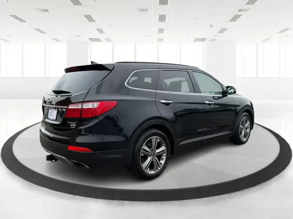 2014 Hyundai Santa Fe Limited AWD (KM8SRDHF4EU) with an 3.3L V6 DOHC 24V engine, 6-Speed Automatic transmission, located at 1230 East Main St, Xenia, OH, 45385, (937) 908-9800, 39.688026, -83.910172 - Picture your next weekend: loading up the family for a day at John Bryan State Park, heading out for youth sports in Beavercreek, or cruising I35 and US68 for an easy commute to Dayton. This 2014 Hyundai Santa Fe Limited AWD is built for real life in and around Xenia-roomy enough for growing familie - Photo#2