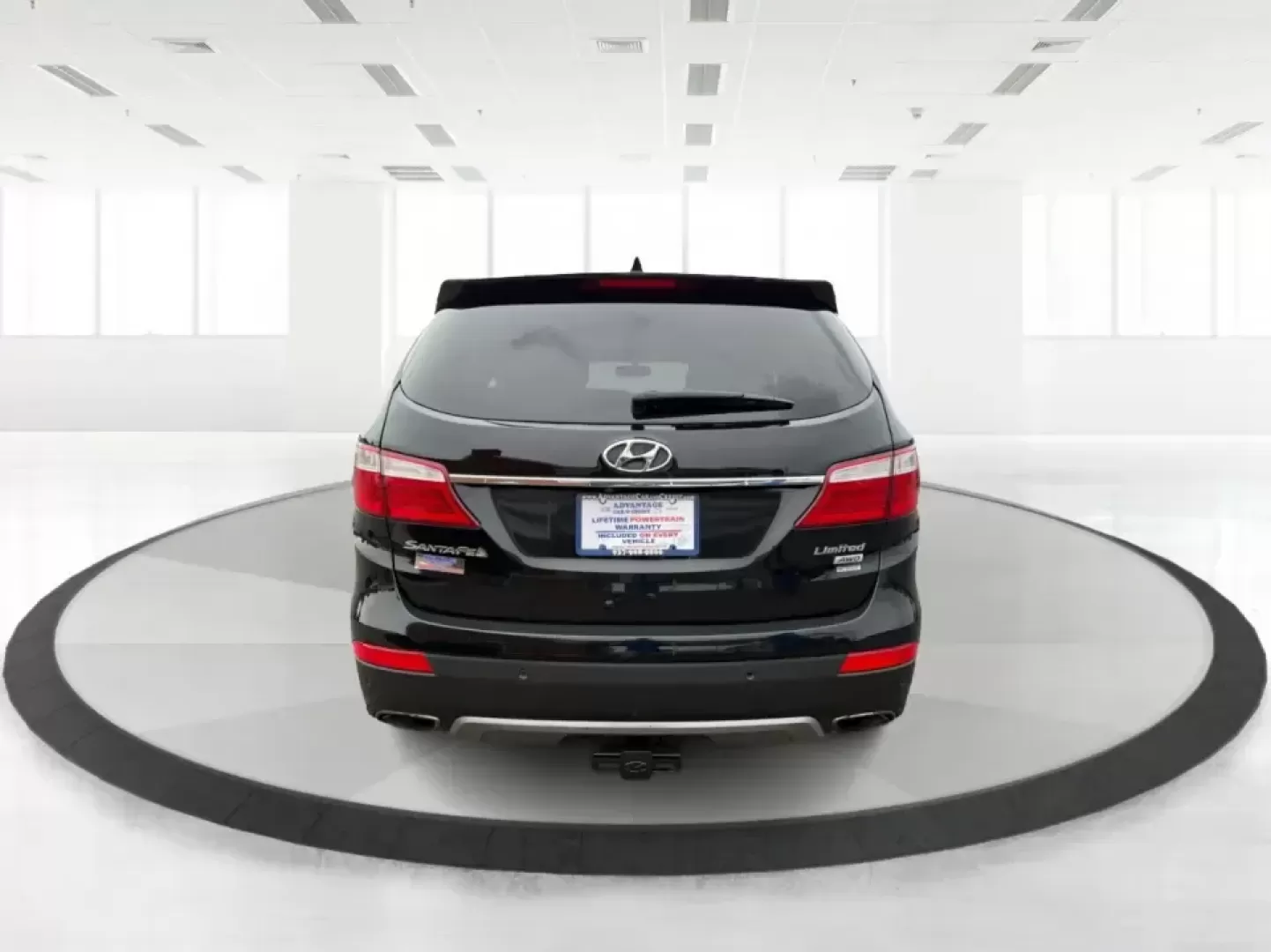 2014 Hyundai Santa Fe Limited AWD (KM8SRDHF4EU) with an 3.3L V6 DOHC 24V engine, 6-Speed Automatic transmission, located at 401 Woodman Dr, Riverside, OH, 45431, (937) 908-9800, 39.760899, -84.123421 - Picture your next weekend: loading up the family for a day at John Bryan State Park, heading out for youth sports in Beavercreek, or cruising I35 and US68 for an easy commute to Dayton. This 2014 Hyundai Santa Fe Limited AWD is built for real life in and around Xenia-roomy enough for growing familie- Photo#3