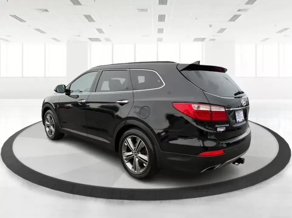 2014 Hyundai Santa Fe Limited AWD (KM8SRDHF4EU) with an 3.3L V6 DOHC 24V engine, 6-Speed Automatic transmission, located at 1230 East Main St, Xenia, OH, 45385, (937) 908-9800, 39.688026, -83.910172 - Picture your next weekend: loading up the family for a day at John Bryan State Park, heading out for youth sports in Beavercreek, or cruising I35 and US68 for an easy commute to Dayton. This 2014 Hyundai Santa Fe Limited AWD is built for real life in and around Xenia-roomy enough for growing familie - Photo#4