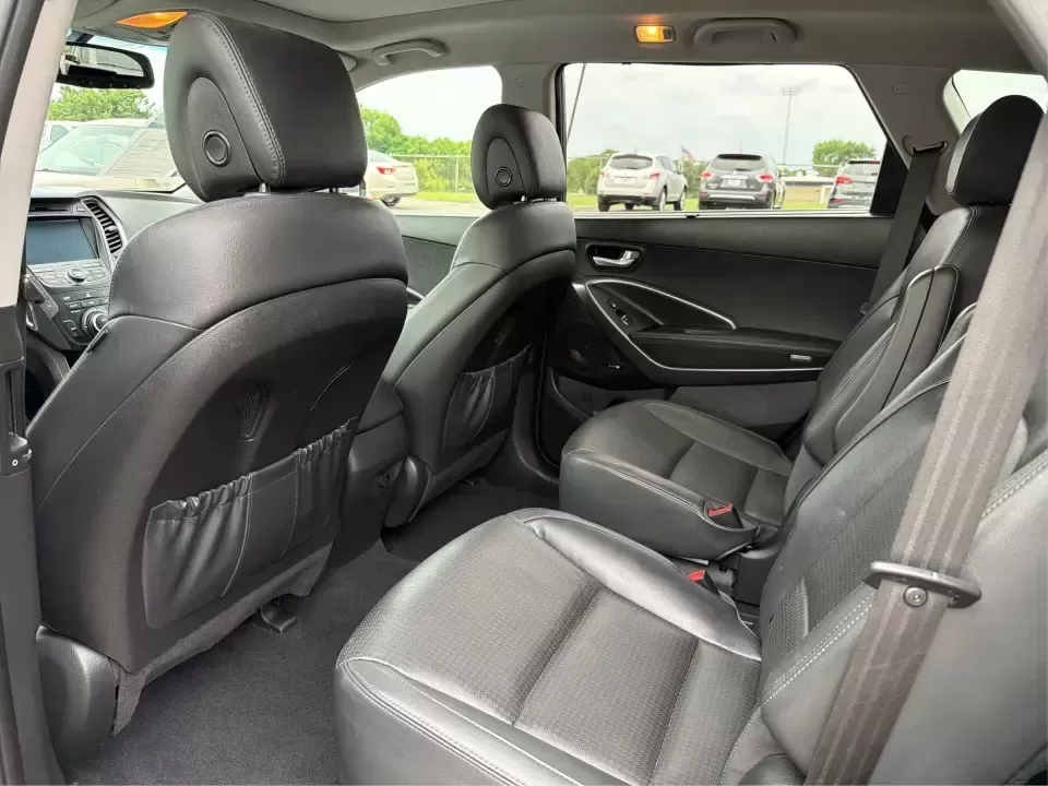 2014 Hyundai Santa Fe Limited AWD (KM8SRDHF4EU) with an 3.3L V6 DOHC 24V engine, 6-Speed Automatic transmission, located at 1230 East Main St, Xenia, OH, 45385, (937) 908-9800, 39.688026, -83.910172 - Picture your next weekend: loading up the family for a day at John Bryan State Park, heading out for youth sports in Beavercreek, or cruising I35 and US68 for an easy commute to Dayton. This 2014 Hyundai Santa Fe Limited AWD is built for real life in and around Xenia-roomy enough for growing familie - Photo#10