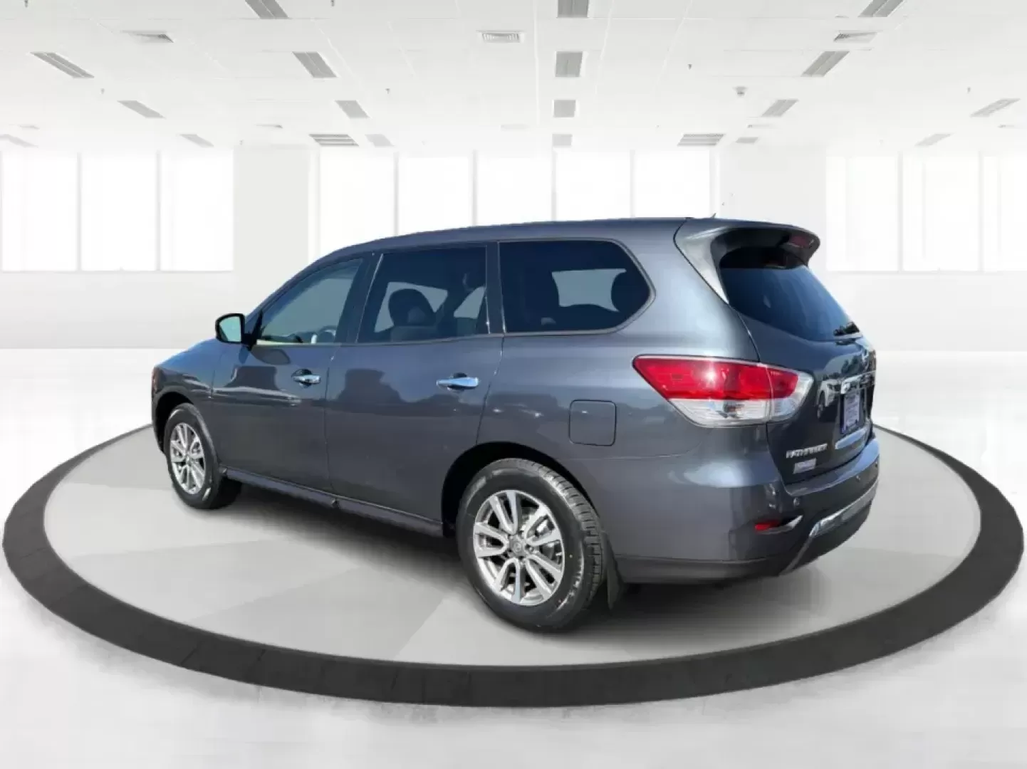 2014 Nissan Pathfinder S 4WD (5N1AR2MM0EC) with an 3.5L V6 DOHC 24V engine, Continuously Variable Transmission transmission, located at 880 E. National Road, Vandalia, OH, 45377, (937) 908-9800, 39.891918, -84.183594 - Ready for family carpools, long commutes up I-75, and weekend getaways to Taylorsville MetroPark, this 2014 Nissan Pathfinder S 4WD is the kind of 3-row SUV that fits real life in Vandalia, OH. With seating for up to 7 passengers, confident four-wheel drive, and everyday comfort features, it's a sma- Photo#4