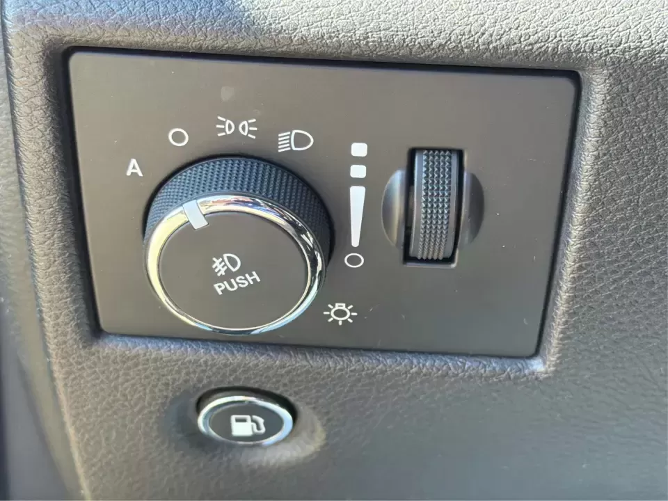 2016 Jeep Grand Cherokee Laredo 2WD (1C4RJEAG4GC) with an 3.6L V6 DOHC 24V engine, 8A transmission, located at 401 Woodman Dr, Riverside, OH, 45431, (937) 908-9800, 39.760899, -84.123421 - Picture your next week: a smooth commute down Route 35, a quick grocery run near Woodman Drive, and a Saturday escape to Carillon Historical Park or a family meet-up at Riverscape MetroPark-without feeling cramped or worn out. This 2016 Jeep Grand Cherokee Laredo 2WD is built for real life in the Mi- Photo#17