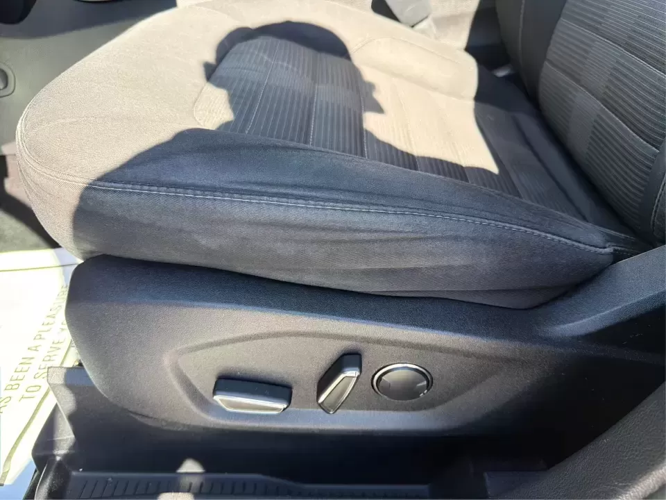 2015 Ford Edge SEL AWD (2FMTK4J87FB) with an 3.5L V6 DOHC 24V engine, 6-Speed Automatic transmission, located at 1184 Kauffman Ave, Fairborn, OH, 45324, (937) 908-9800, 39.807072, -84.030914 - Weekend road trips to Yellow Springs, snowy commutes to Wright-Patterson AFB, and everyday school-drop runs around Fairborn all call for an SUV that feels confident, comfortable, and easy to live with. This 2015 Ford Edge SEL AWD is built for real life in Ohio-room for five, versatile cargo space, a - Photo#18