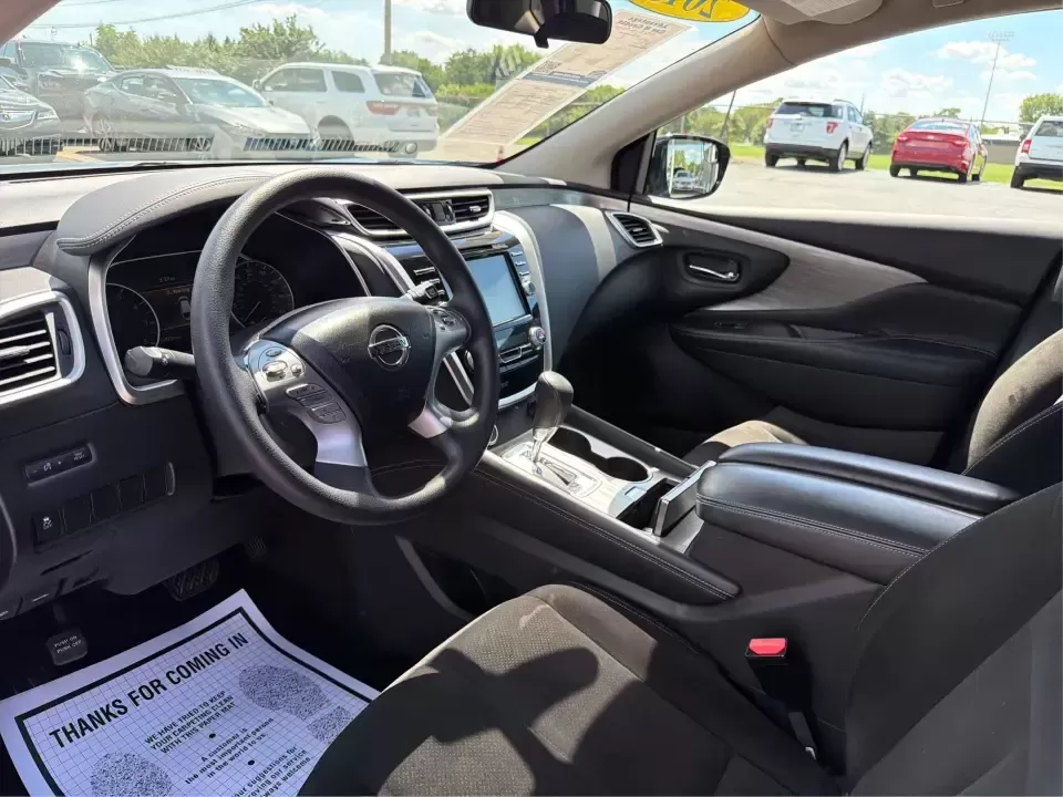 2015 Nissan Murano Platinum AWD (5N1AZ2MH4FN) with an 3.5L V6 DOHC 24V engine, Continuously Variable Transmission transmission, located at 1230 East Main St, Xenia, OH, 45385, (937) 908-9800, 39.688026, -83.910172 - Picture your next weekend escape: five seats filled, luggage packed, and you're cruising from Xenia toward Caesar Creek or up I675 for dinner in Beavercreek-comfortable, confident, and ready for Ohio's changing weather. This 2015 Nissan Murano Platinum AWD is the kind of SUV that fits real life, whe - Photo#9