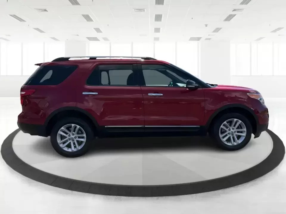 2013 Ford Explorer XLT 4WD (1FM5K8D86DG) with an 3.5L V6 DOHC 24V engine, 6-Speed Automatic transmission, located at 1951 S Dayton Lakeview Rd., New Carlisle, OH, 45344, (937) 908-9800, 39.890999, -84.050255 - Need one SUV that can handle school drop-offs, weekday commutes, and spontaneous weekend getaways without feeling cramped? This **2013 Ford Explorer XLT 4WD** is built for real life in Ohio-room for the whole crew, confidence for changing weather, and the kind of comfort that makes trips from New Ca- Photo#1