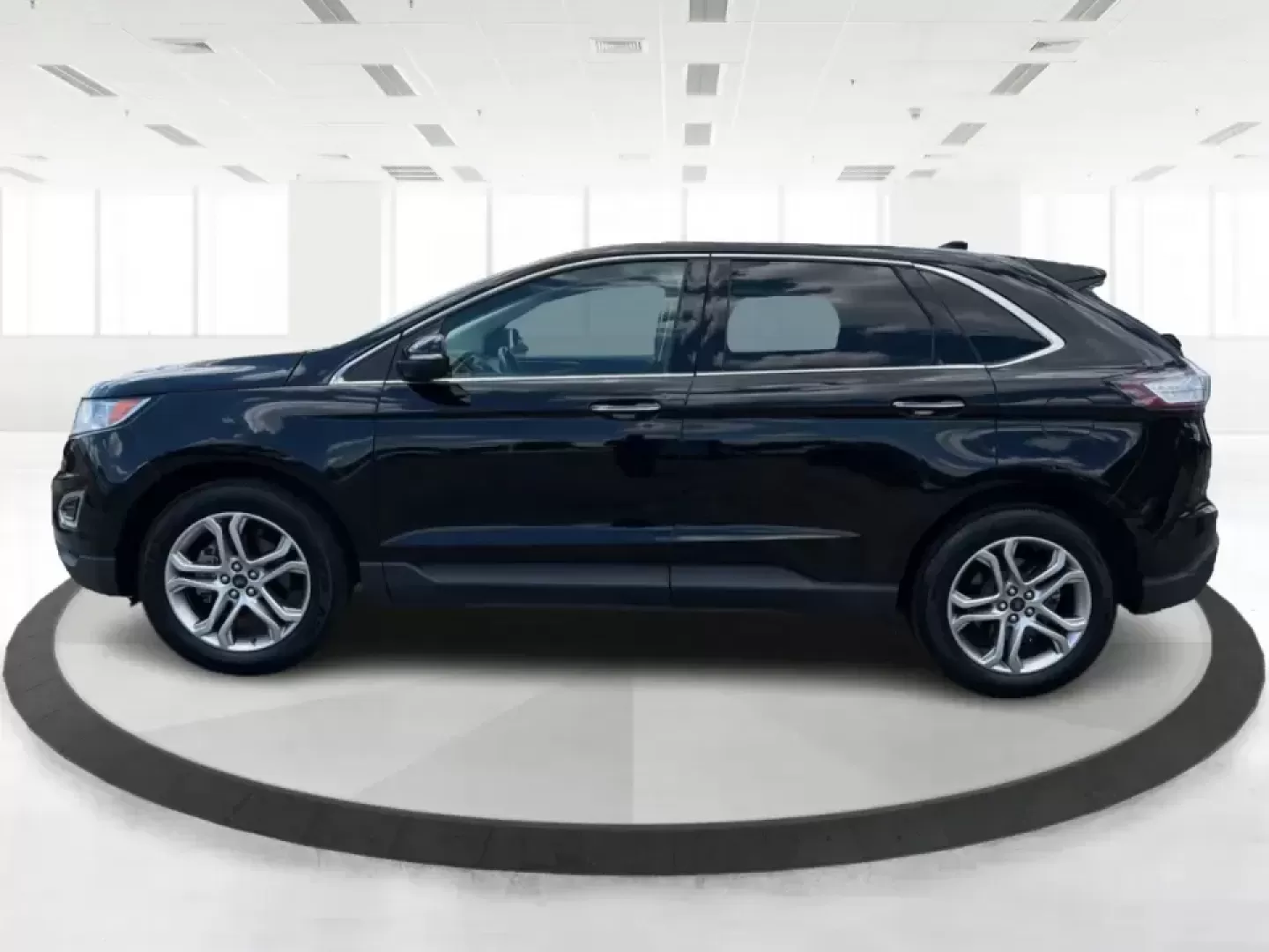 2016 Ford Edge Titanium (2FMPK3K97GB) with an 2.0L L4 DOHC 16V engine, 6A transmission, located at 401 Woodman Dr, Riverside, OH, 45431, (937) 908-9800, 39.760899, -84.123421 - Need an SUV that can handle the weekday grind to Wright-Patterson, school drop-offs, and spontaneous weekend getaways without feeling like a compromise? This 2016 Ford Edge Titanium is built for real life in the Miami Valley-comfortable for long commutes, roomy for growing families, and refined enou- Photo#5