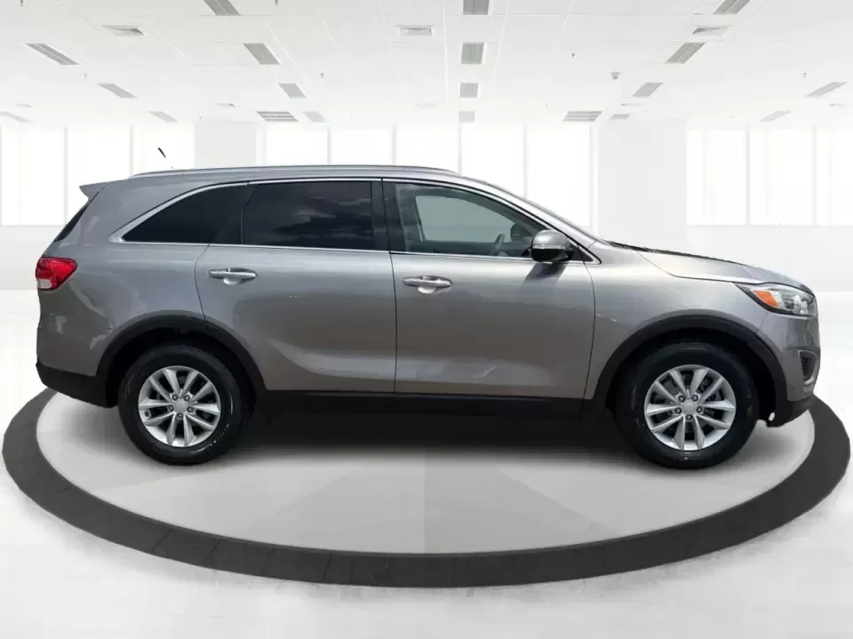 2017 Kia Sorento L 2WD (5XYPG4A34HG) with an 2.4L L4 DOHC 16V engine, 6A transmission, located at 401 Woodman Dr, Riverside, OH, 45431, (937) 908-9800, 39.760899, -84.123421 - Load up the family, point the hood toward your next weekend getaway, and enjoy the kind of SUV flexibility that makes everyday life easier. This 2017 Kia Sorento L 2WD is a smart pick for school drop-offs, grocery runs, and road trips from Riverside to Dayton-offering roomy seating for 5, versatile- Photo#1