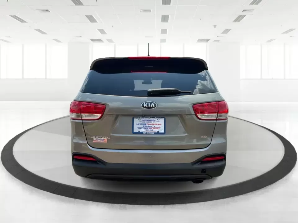 2017 Kia Sorento L 2WD (5XYPG4A34HG) with an 2.4L L4 DOHC 16V engine, 6A transmission, located at 401 Woodman Dr, Riverside, OH, 45431, (937) 908-9800, 39.760899, -84.123421 - Load up the family, point the hood toward your next weekend getaway, and enjoy the kind of SUV flexibility that makes everyday life easier. This 2017 Kia Sorento L 2WD is a smart pick for school drop-offs, grocery runs, and road trips from Riverside to Dayton-offering roomy seating for 5, versatile- Photo#3