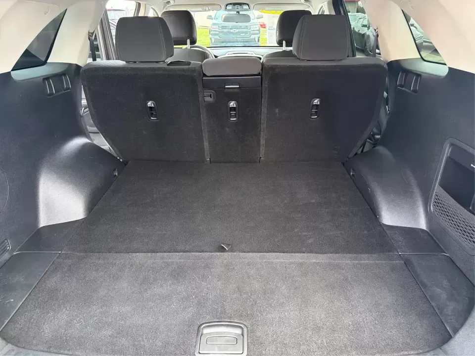 2017 Kia Sorento L 2WD (5XYPG4A34HG) with an 2.4L L4 DOHC 16V engine, 6A transmission, located at 401 Woodman Dr, Riverside, OH, 45431, (937) 908-9800, 39.760899, -84.123421 - Load up the family, point the hood toward your next weekend getaway, and enjoy the kind of SUV flexibility that makes everyday life easier. This 2017 Kia Sorento L 2WD is a smart pick for school drop-offs, grocery runs, and road trips from Riverside to Dayton-offering roomy seating for 5, versatile- Photo#12