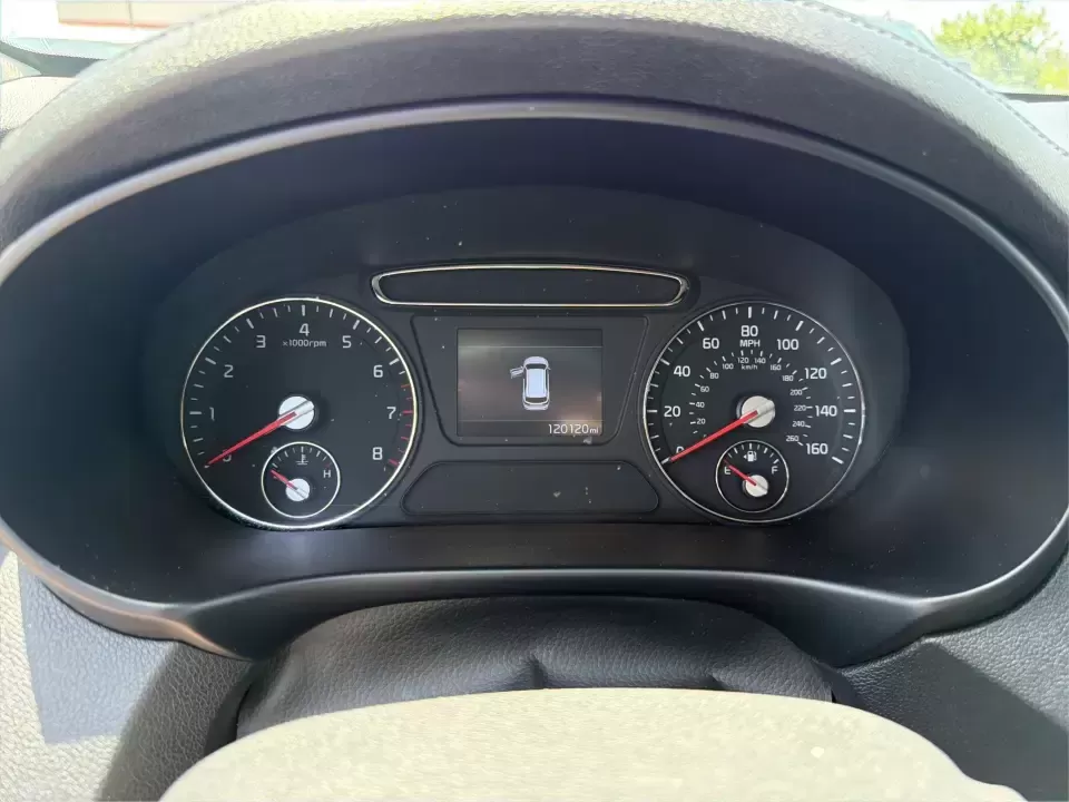 2020 Kia Sorento LX 2WD (5XYPG4A32LG) with an 2.4L L4 DOHC 16V engine, 6A transmission, located at 1099 N County Rd 25A , Troy, OH, 45373, (937) 908-9800, 40.057079, -84.212883 - Load up the kids, the friends, and the cooler-this 2020 Kia Sorento LX 2WD is built for real life in West Central Ohio, from weekday school runs to weekend road trips. With three rows of seating for up to 7 passengers, SUV versatility, and a comfortable cabin, it's a smart pick for growing families,- Photo#14