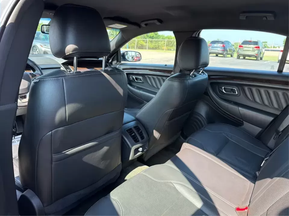 2015 Ford Taurus Limited (1FAHP2F89FG) with an EcoBoost 2L I-4 gasoline direct injection engine, located at 880 E. National Road, Vandalia, OH, 45377, (937) 908-9800, 39.891918, -84.183594 - Need a comfortable, feature-packed sedan for the daily commute up I75, quick school drop-offs, or a relaxed weekend drive to the National Museum of the U.S. Air Force? This 2015 Ford Taurus Limited in Ingot Silver Metallic delivers a big-car ride with upscale amenities and confident power-an ideal f- Photo#10