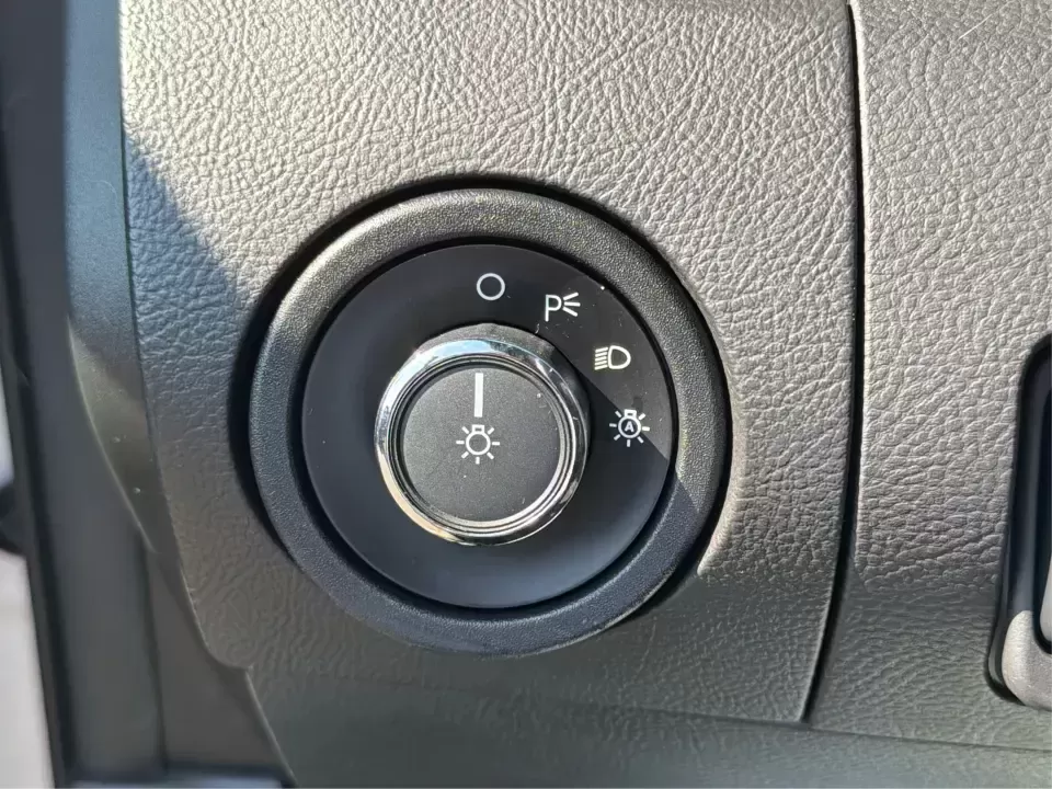 2015 Ford Taurus Limited (1FAHP2F89FG) with an EcoBoost 2L I-4 gasoline direct injection engine, located at 880 E. National Road, Vandalia, OH, 45377, (937) 908-9800, 39.891918, -84.183594 - Need a comfortable, feature-packed sedan for the daily commute up I75, quick school drop-offs, or a relaxed weekend drive to the National Museum of the U.S. Air Force? This 2015 Ford Taurus Limited in Ingot Silver Metallic delivers a big-car ride with upscale amenities and confident power-an ideal f- Photo#16