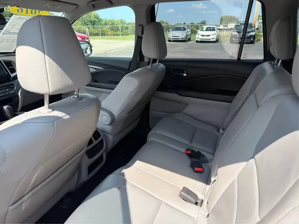 2016 Honda Pilot EXL 4WD (5FNYF6H63GB) with an 3.5L V6 SOHC 24V engine, 6-Speed Automatic transmission, located at 8750 N County Rd 25A, Piqua, OH, 45356, (937) 908-9800, 40.164391, -84.232513 - Third Row- Photo#10