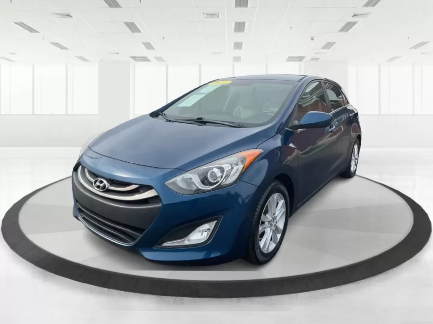 2014 Hyundai Elantra GT GT (KMHD35LH4EU) with an Other engine, located at 1184 Kauffman Ave, Fairborn, OH, 45324, (937) 908-9800, 39.807072, -84.030914 - **Discover Your Next Adventure with the 2014 Hyundai Elantra GT at Advantage Car and Credit!**<br /> <br /> Are you searching for a reliable vehicle that fits seamlessly into both your daily routine and your weekend getaways? Look no further than the 2014 Hyundai Elantra GT, available at Advantage C - Photo#8