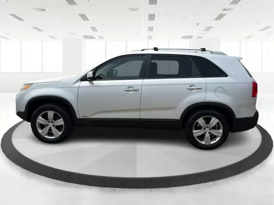 2012 Kia Sorento EX 4WD (5XYKUCA68CG) with an 2.4L L4 DOHC 16V engine, 6-Speed Automatic transmission, located at 1099 N County Rd 25A , Troy, OH, 45373, (937) 908-9800, 40.057079, -84.212883 - Weekend escapes to Caesar Creek, snowy school-drop mornings, and everyday errands up and down I75 feel a lot easier when you've got a comfortable SUV with real all-weather capability. This 2012 Kia Sorento EX 4WD is a smart pick for Troy drivers who want a practical, family-friendly ride that's equa- Photo#5