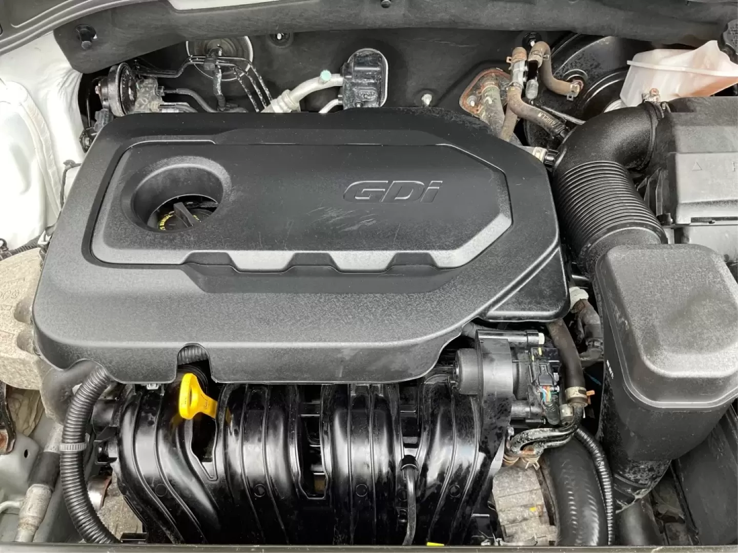 2017 Hyundai Santa Fe 2.4L (5NMZTDLB4HH) with an Theta II 2.4L I-4 gasoline direct injection engine, located at 1230 East Main St, Xenia, OH, 45385, (937) 908-9800, 39.688026, -83.910172 - **Discover Your Next Adventure with the 2017 Hyundai Santa Fe Sport at Advantage Car and Credit!**<br /> <br /> Are you ready to elevate your lifestyle and embrace the adventures waiting for you? Whether you're a growing family in need of space, a daily commuter looking for comfort, or an outdoor en - Photo#11