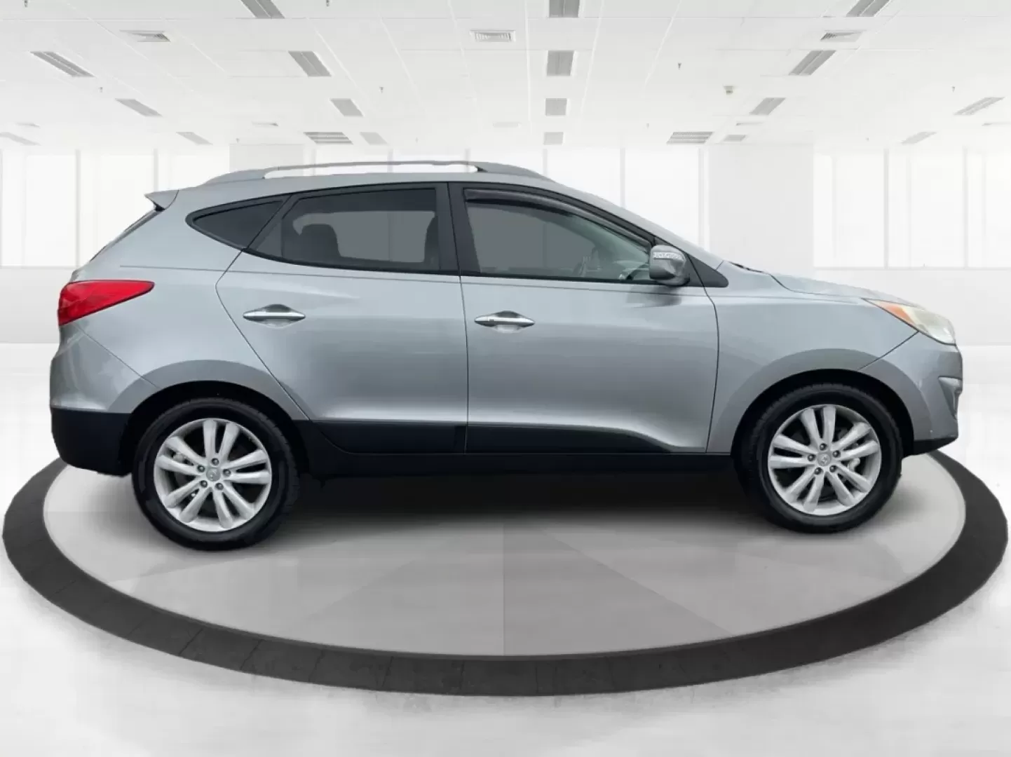 2013 Hyundai Tucson Limited (KM8JUCAC4DU) with an Other engine, located at 4508 South Dixie Dr, Moraine, OH, 45439, (937) 908-9800, 39.689976, -84.218452 - **Discover Your New Adventure Vehicle: 2013 Hyundai Tucson Limited at Advantage Car and Credit!** <br /> <br /> Are you searching for the perfect SUV that combines style, comfort, and versatility? Look no further than this striking 2013 Hyundai Tucson Limited, located right here at Advantage Car an - Photo#1