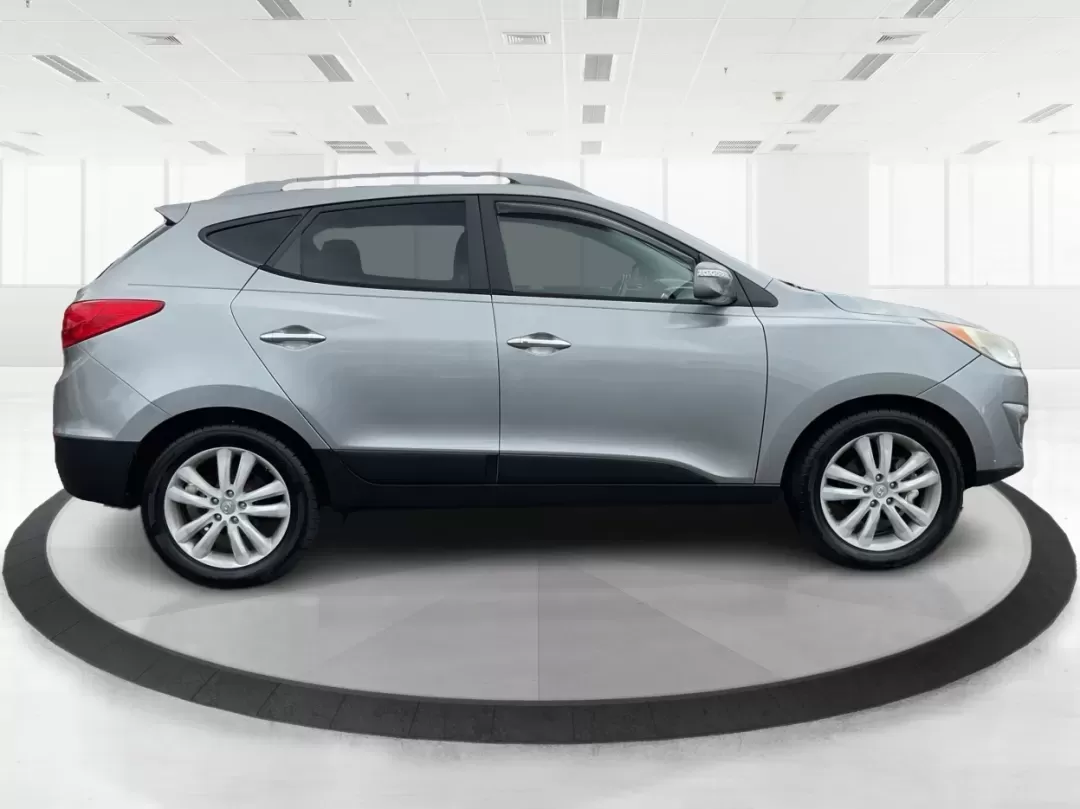2013 Hyundai Tucson Limited (KM8JUCAC4DU) with an Other engine, located at 4508 South Dixie Dr, Moraine, OH, 45439, (937) 908-9800, 39.689976, -84.218452 - **Discover Your New Adventure Vehicle: 2013 Hyundai Tucson Limited at Advantage Car and Credit!** <br /> <br /> Are you searching for the perfect SUV that combines style, comfort, and versatility? Look no further than this striking 2013 Hyundai Tucson Limited, located right here at Advantage Car an - Photo#1