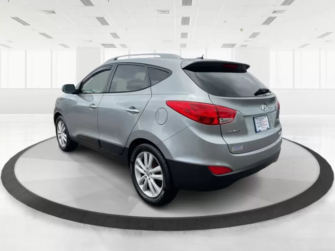 2013 Hyundai Tucson Limited (KM8JUCAC4DU) with an Other engine, located at 4508 South Dixie Dr, Moraine, OH, 45439, (937) 908-9800, 39.689976, -84.218452 - **Discover Your New Adventure Vehicle: 2013 Hyundai Tucson Limited at Advantage Car and Credit!** <br /> <br /> Are you searching for the perfect SUV that combines style, comfort, and versatility? Look no further than this striking 2013 Hyundai Tucson Limited, located right here at Advantage Car an - Photo#3