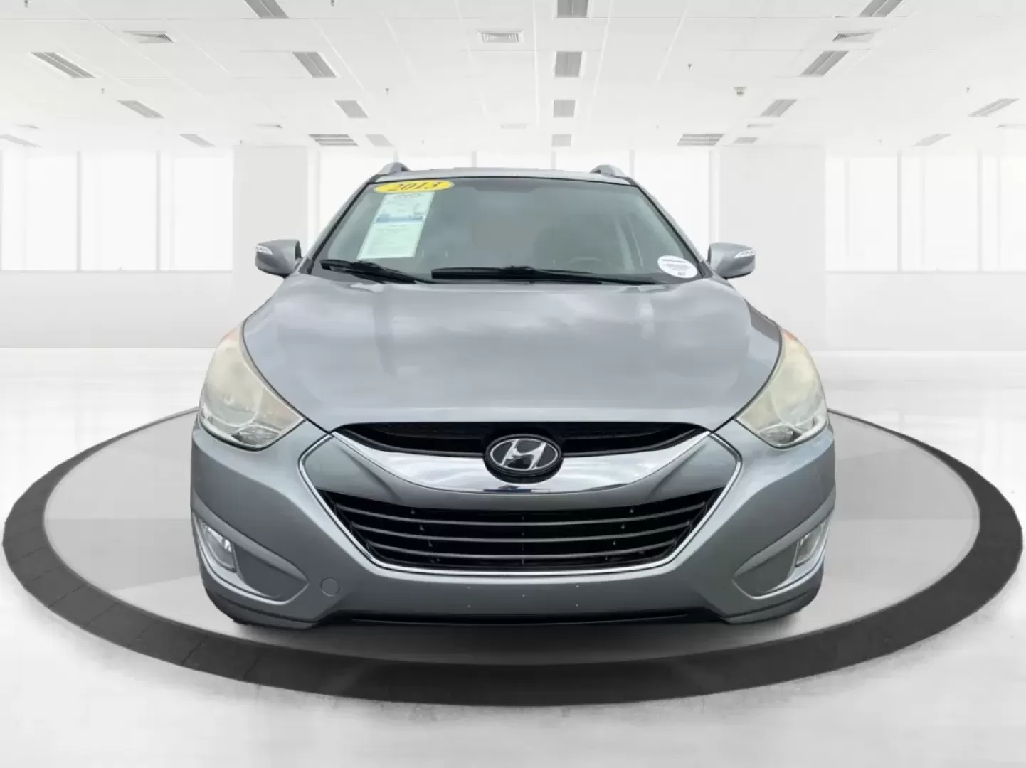 2013 Hyundai Tucson Limited (KM8JUCAC4DU) with an Other engine, located at 1230 East Main St, Xenia, OH, 45385, (937) 908-9800, 39.688026, -83.910172 - **Discover Your New Adventure Vehicle: 2013 Hyundai Tucson Limited at Advantage Car and Credit!** <br /> <br /> Are you searching for the perfect SUV that combines style, comfort, and versatility? Look no further than this striking 2013 Hyundai Tucson Limited, located right here at Advantage Car an - Photo#5
