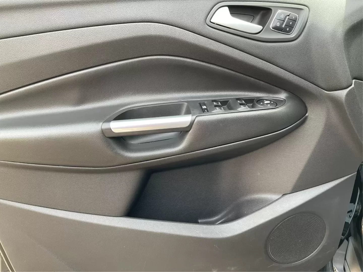 2015 Ford Escape Titanium (1FMCU9J95FU) with an Other engine, located at 1099 N County Rd 25A , Troy, OH, 45373, (937) 908-9800, 40.057079, -84.212883 - Discover your next adventure with the 2015 Ford Escape Titanium, now available at Advantage Car and Credit in Fairborn, OH! Whether you're looking for a family-friendly SUV, a reliable commuter vehicle, or a versatile option for weekend getaways, this Escape checks all the boxes. With a stunning Tux - Photo#18