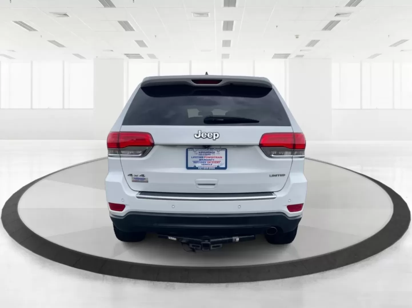 2016 Jeep Grand Cherokee Limited (1C4RJFBG9GC) with an Other engine, located at 1230 East Main St, Xenia, OH, 45385, (937) 908-9800, 39.688026, -83.910172 - ### Discover Adventure with the 2016 Jeep Grand Cherokee Limited at Advantage Car and Credit in Fairborn, OH!<br /> <br /> Are you ready to elevate your weekend adventures or tackle your daily commute with style and confidence? The 2016 Jeep Grand Cherokee Limited is the perfect SUV for those who cr - Photo#3