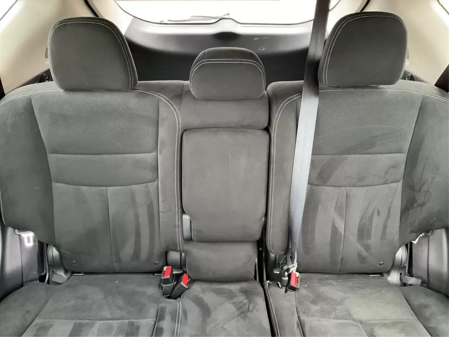 2015 Nissan Murano SV (5N1AZ2MH9FN) with an 3.5L V-6 DOHC engine, located at 1184 Kauffman Ave, Fairborn, OH, 45324, (937) 908-9800, 39.807072, -84.030914 - Are you ready to elevate your family adventures or daily commutes? The 2015 Nissan Murano SV is the perfect vehicle to transform your driving experience! With its spacious interior and modern features, this SUV is designed for those who crave comfort and versatility, making it ideal for both busy fa - Photo#13