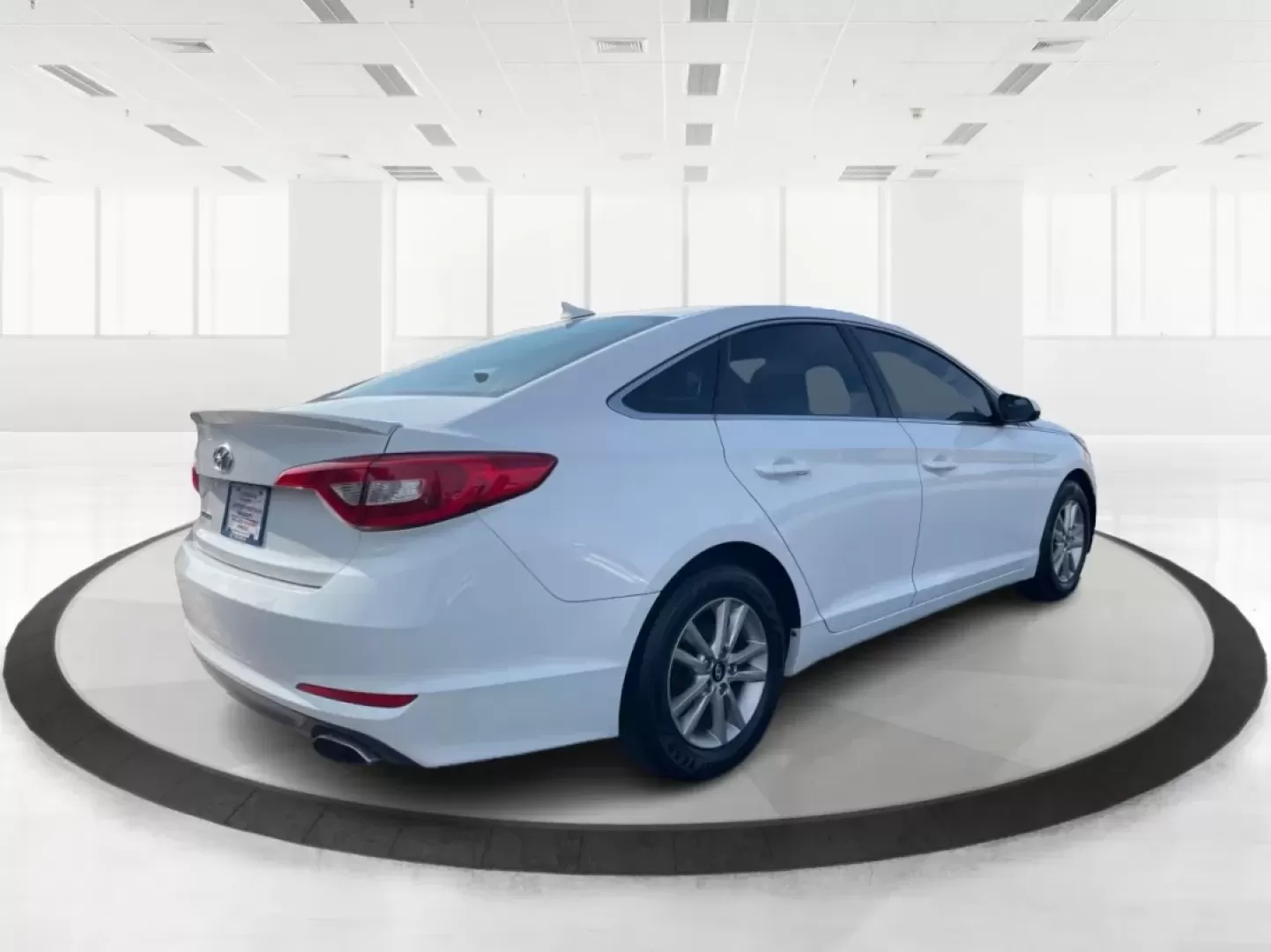 2017 Hyundai Sonata Base (5NPE24AF6HH) with an Other engine, located at 401 Woodman Dr, Riverside, OH, 45431, (937) 908-9800, 39.760899, -84.123421 - **Experience Comfort and Reliability with the 2017 Hyundai Sonata at Advantage Car and Credit!**<br /> <br /> Are you looking for a dependable sedan that seamlessly fits into your active lifestyle? Whether you're commuting to work, running errands around Fairborn, or making weekend getaways with fri - Photo#2